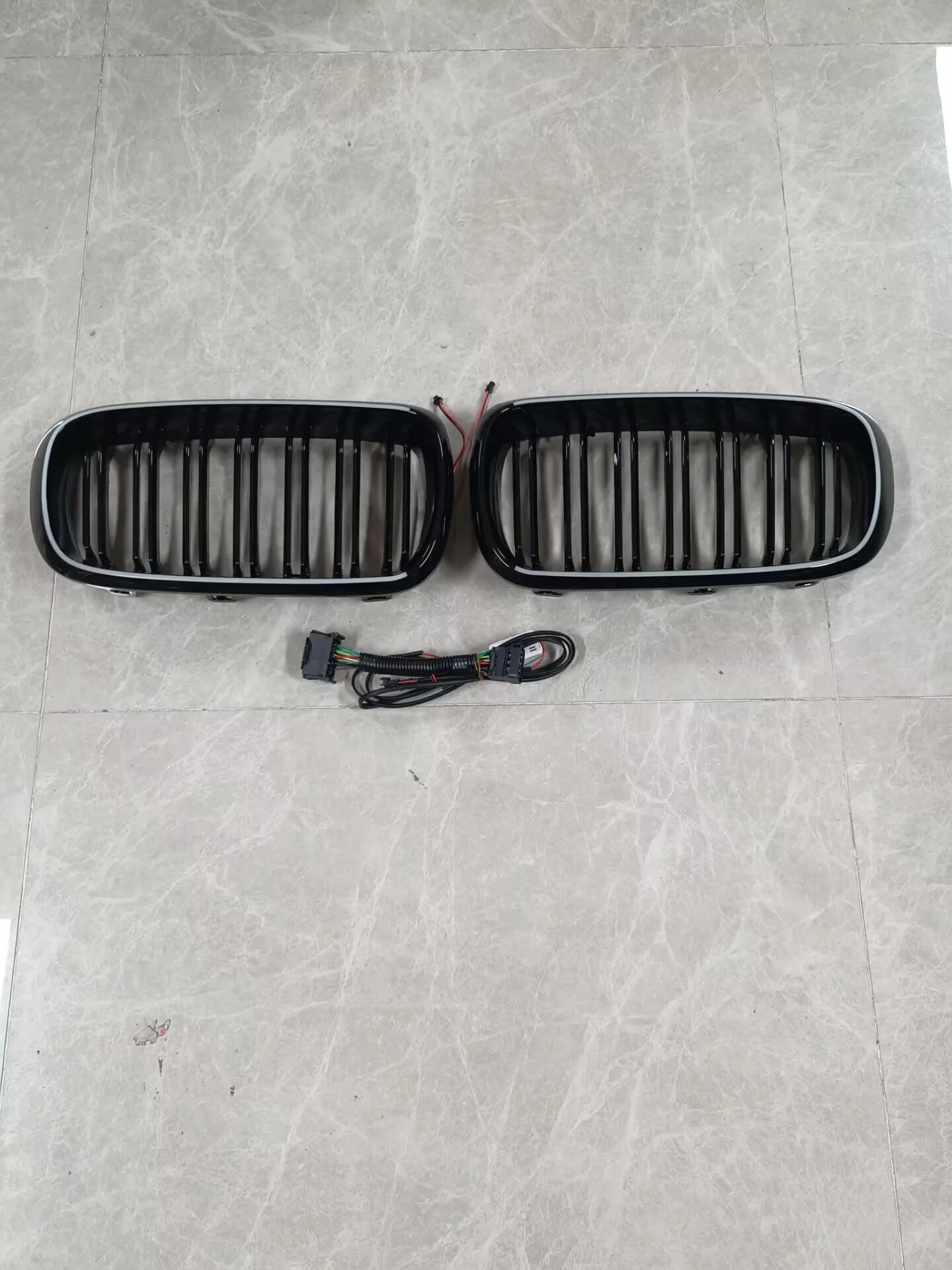 Image 6: Grille LED noire brillante pour BMW X5 X6 M F15 F16 F85 F86 XDrive 30i 35d 40i M50i 2014-2018, compatible avec ABS.