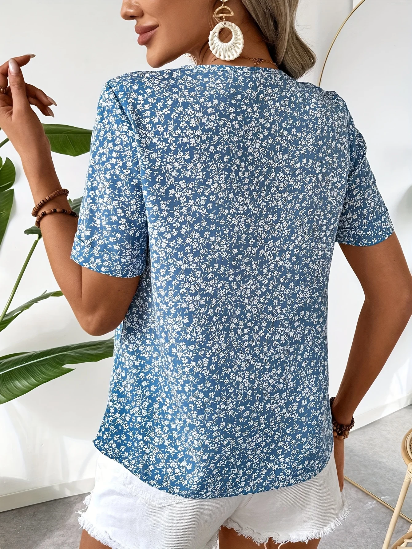 Camisa de manga corta para mujer, camisa de cuello redondo floral azul, estilo navideño, ropa para mujer, nueva