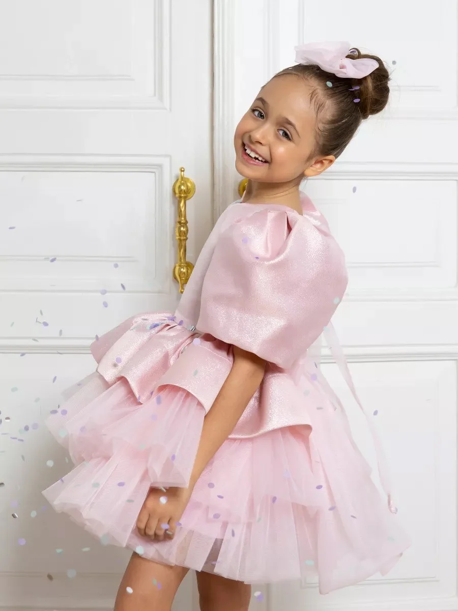 素敵なピンクのフラワーガールドレス 結婚式用 リボン付き フリル 膝丈 子供の誕生日パーティー 初聖体拝領 ボールガウン