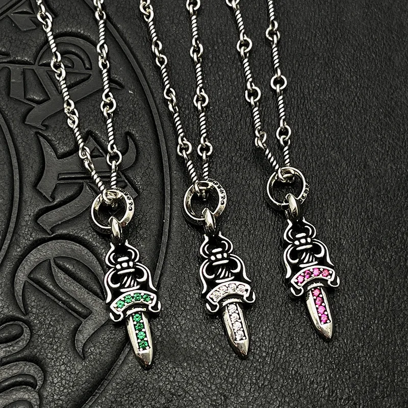 2025 Venta caliente tendencia plata tailandesa vintage viejo diamante espada collar transfronterizo de alta gama Otoño e Invierno