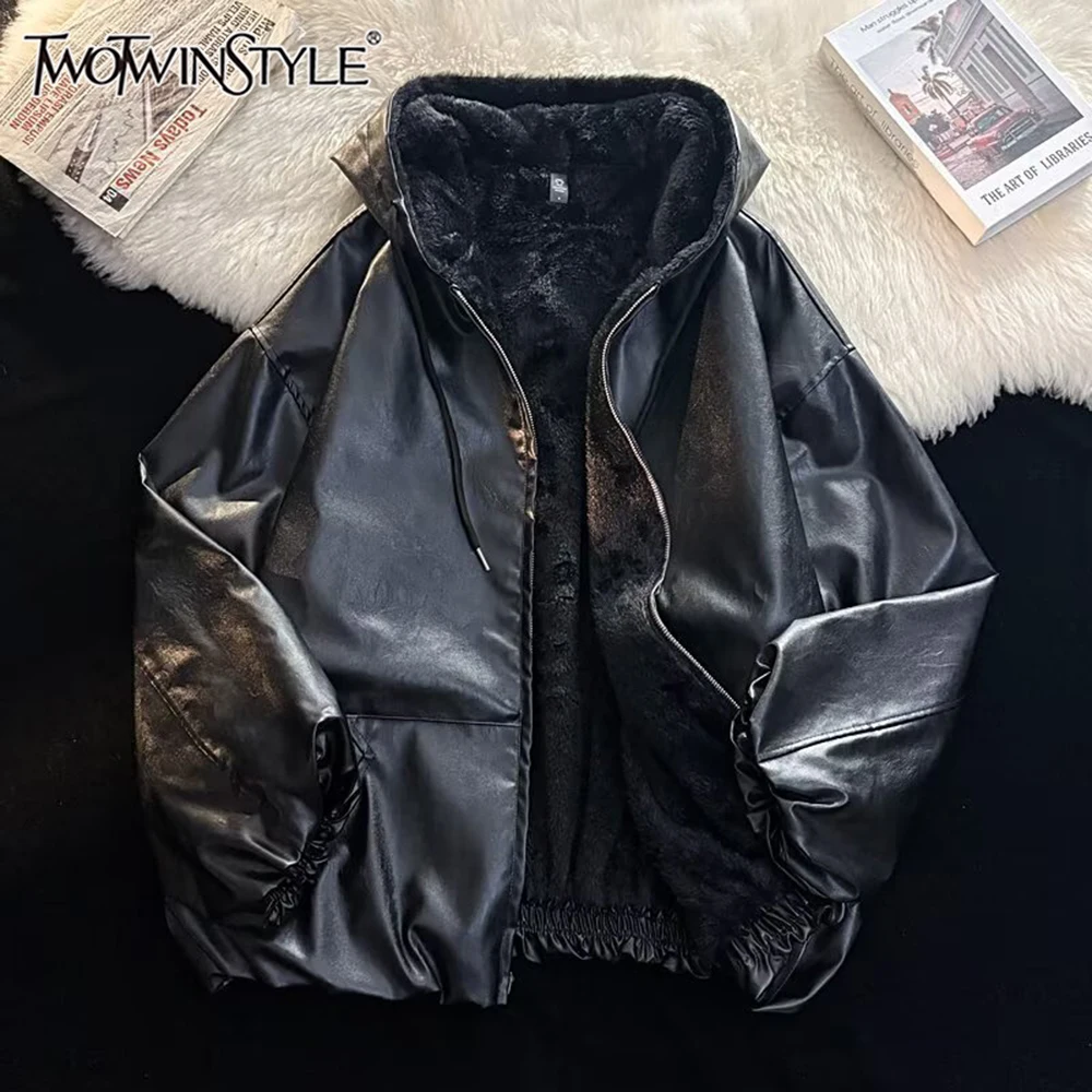 

TWOTWINSTYLE однотонные теплые кожаные куртки для женщин с капюшоном и длинными рукавами на молнии осеннее дизайнерское пальто женское новое KJA550065