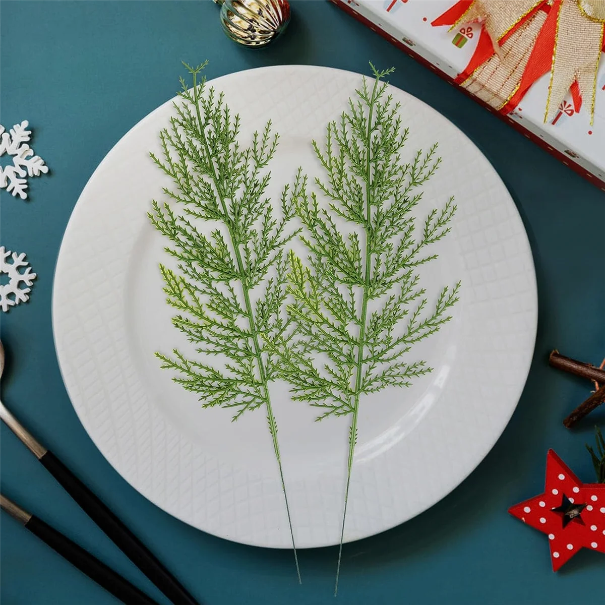 40 Pcs Artificial Sprigs Faux Branches Cypress Stems Pine Picks Plastic Greenery Christmas DIY