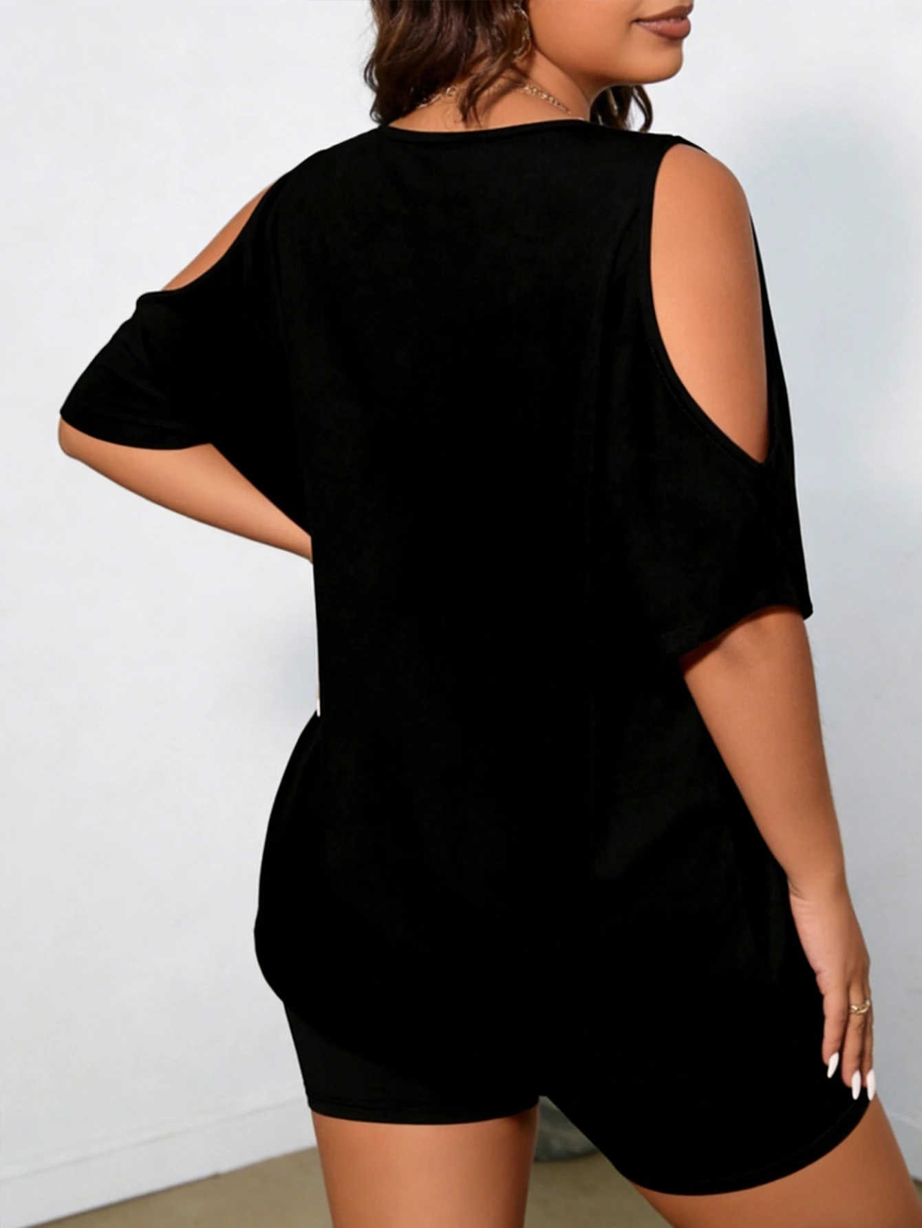 Fotografia 6: Camisa Casual Feminina Plus Size de Manga Curta Dupla Combinada com Shorts Justos. Adequado para passeios diários e