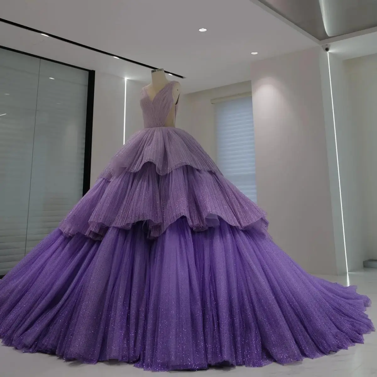 

Fabulous Voluminous Tutu Tulle Long Maxi Gowns Shimmery Pleated Latered Tulle Bridal Dresses Lavender Women Formal Party Dress