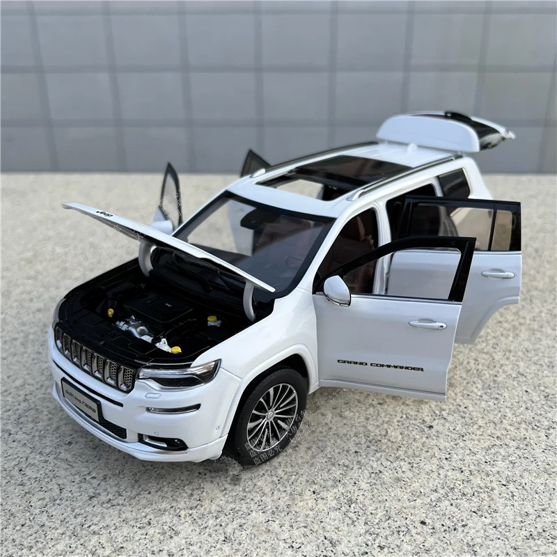 1:18 Jeeps Grand Commander SUV Alloy Car Model Diecast Metal Off-road Vehicles Car Model Simulation Children Toy Gift Decoration