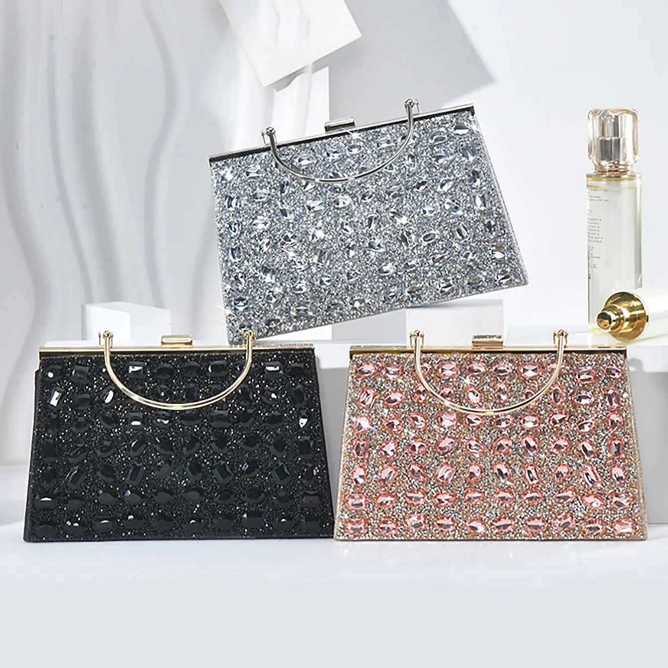 

2025 New in Bag Luxury Full Diamond Trapezoid Evening Bag Sparking Rhinestone Handbag Shiny Party Dinner Wedding Dress Party Bag