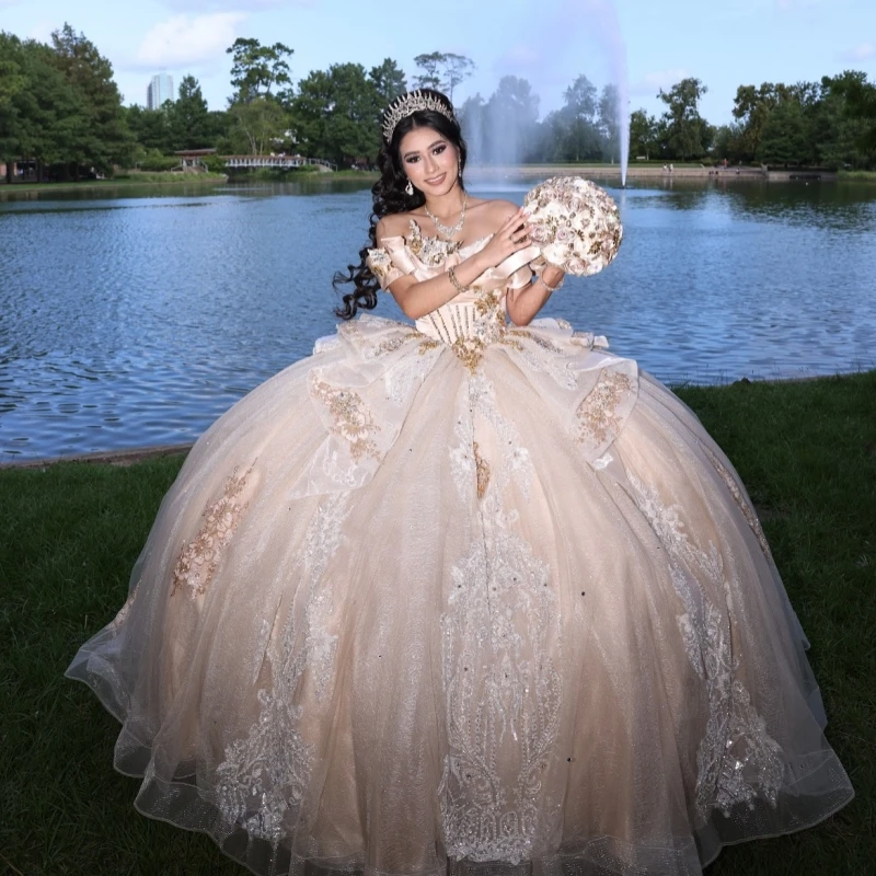 

Champagne Shiny Quinceanera Dresses Ball Gown Off The Shoulder Sequin Applique Beading Party Birthday Sweet 16 Dress Vestidos 15