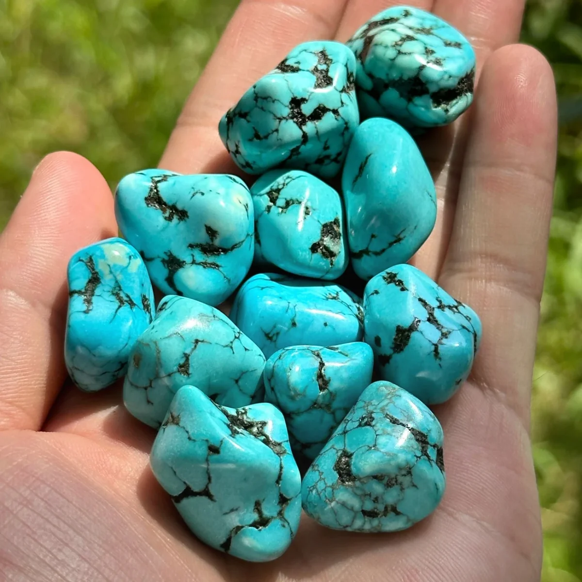 50/100g pedras turquesa vibrantes azuis-verdes com veias pretas, para fazer joias diy, decoração de aquário, decoração de casa, fonte de festa