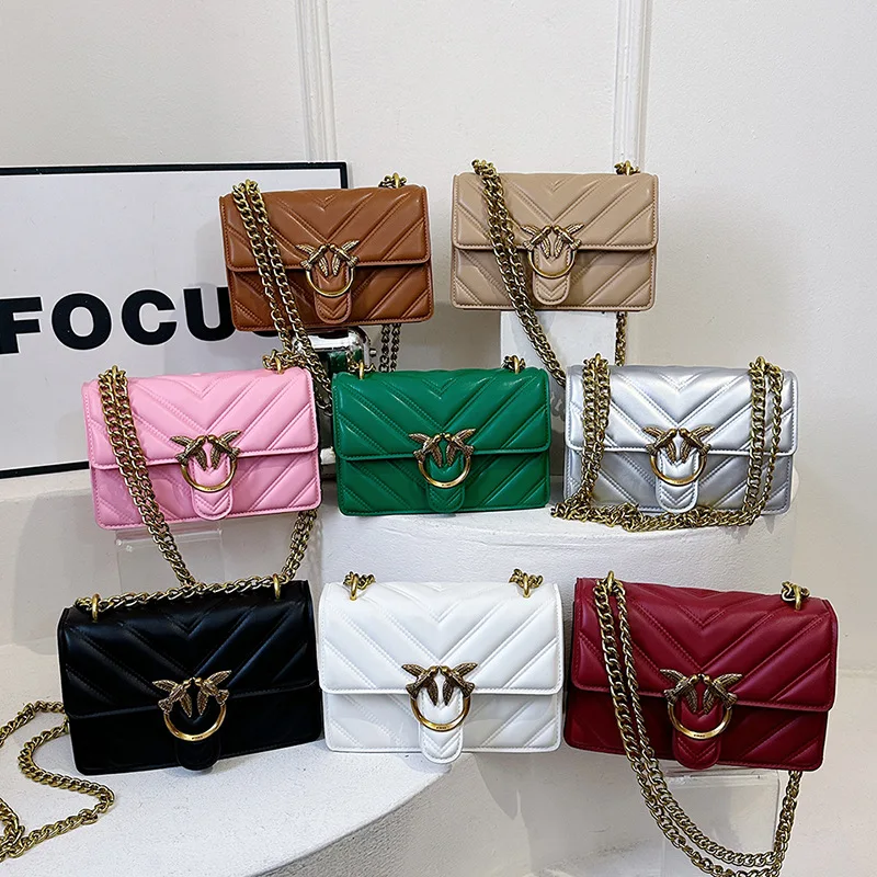 

2026 Designer Chain Crossbody Purse Vintage Adjustable Shoulder Bag for Women Wholesale Luxury PU Leather Commute Date Essential