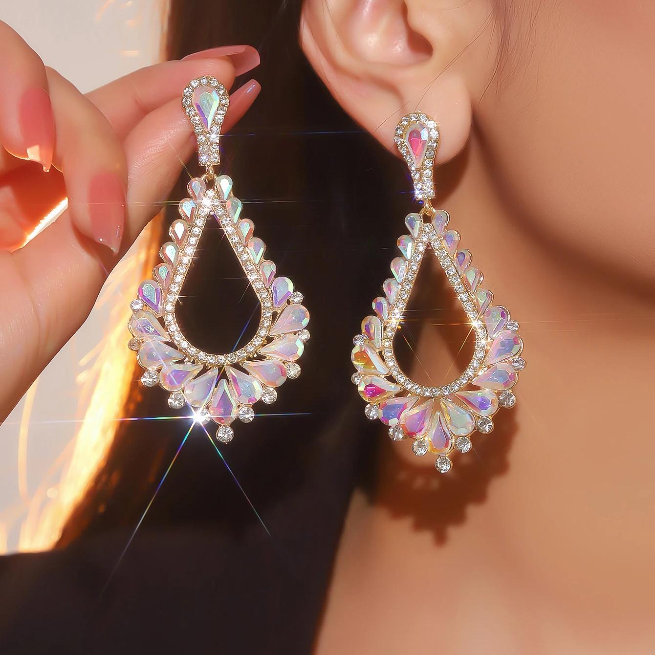 

Fashion atmosphere colorful full of diamonds drop-shaped pendant earrings personalized light luxury simple and versatile earring