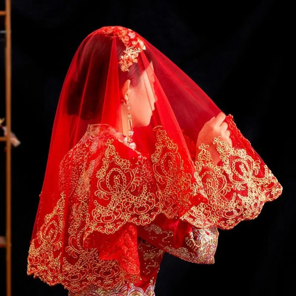 

Ретро-фатиновая фата с золотой вышивкой, красная, короткая, китайская, для свадебных платьев, элегантная сетчатая накидка на голову для свадебных фотосессий
