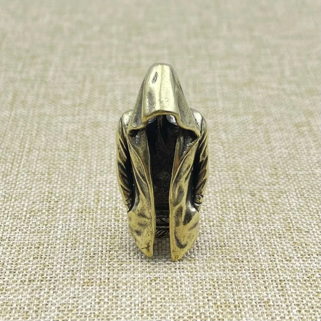Creative fun new style domineering assassin cape EDC umbrella rope pendant brass retro key chain pendant DIY pendant