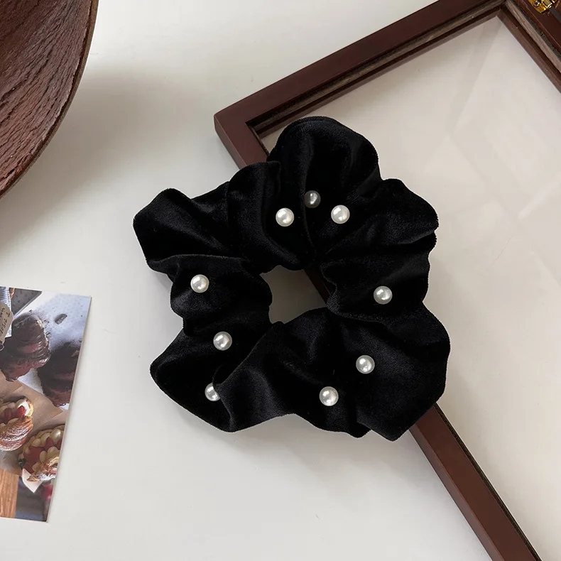 Fashion Women Black Velvet Hair Scrunchies Vintage Pearl Elastic Hair Bands Elegant Hair Ties Simple Ponytail Holder Head Bands