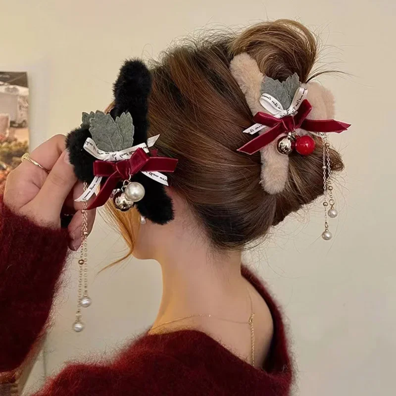 Christmas Cute Plush Bell Hair Claw Clips Autumn Winter Women's Bow Tassel Hairpin Christmas Party Hair Accessories for Children