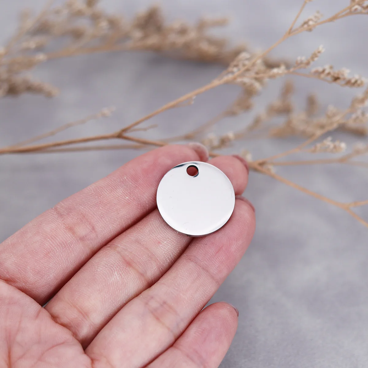 3pcs/Lot Laser Engraved Word Brave Strong Smart Loved Stainless Steel Charm for Necklace Earring DIY Jewelry Making Friend Gift
