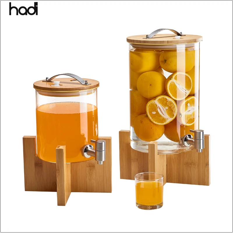 

Buffet serving commercial beverage dispenser glass drinking water dispenser round 5 litres juice dispenser with wood stand