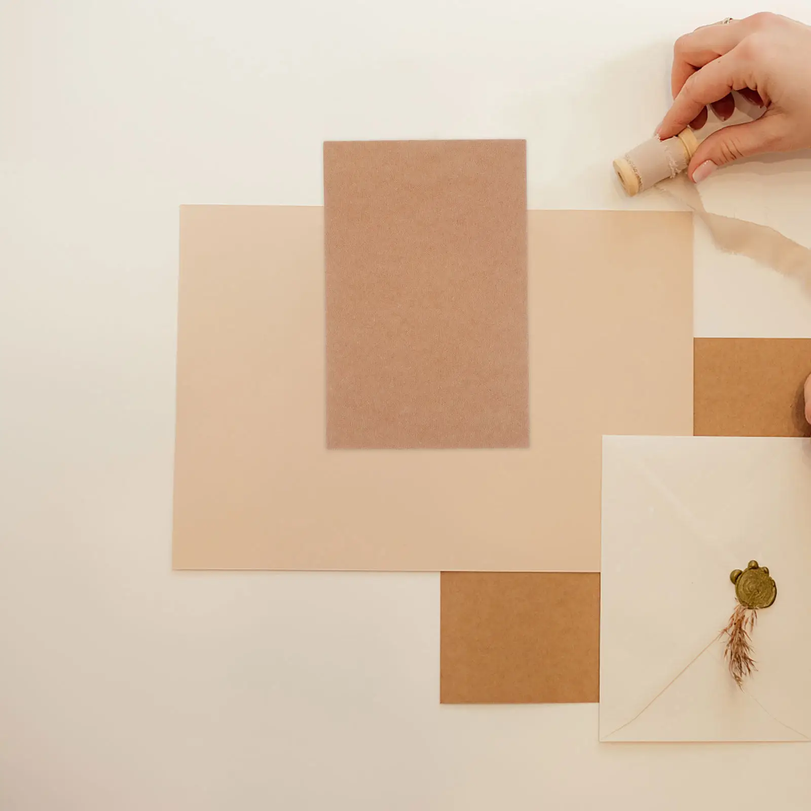 

100Pcs Blank Kraft Postcards Greeting Cards for Handmade Crafts DIY Journaling Wedding Invitations Thank You Notes Creative