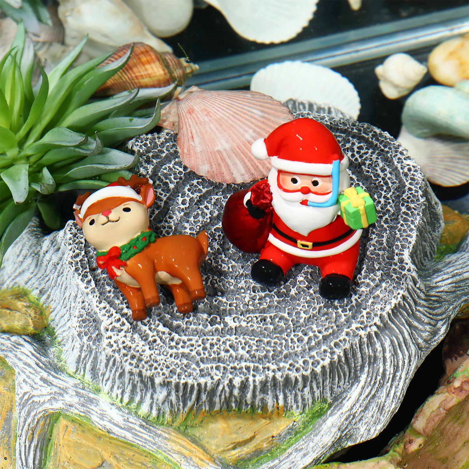 

2pcs Christmas Aquarium Ornaments Resin Fish Tank Decorations Durable Holiday Home Decor Aquarium Supplies