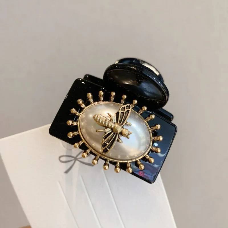 Retro spinki do włosów antyczny brąz kolor pszczoła Charms spinki do włosów Bang spinki do włosów luksusowe perłowe spinki do włosów akcesoria nakrycia głowy prezenty — zdjęcie 3