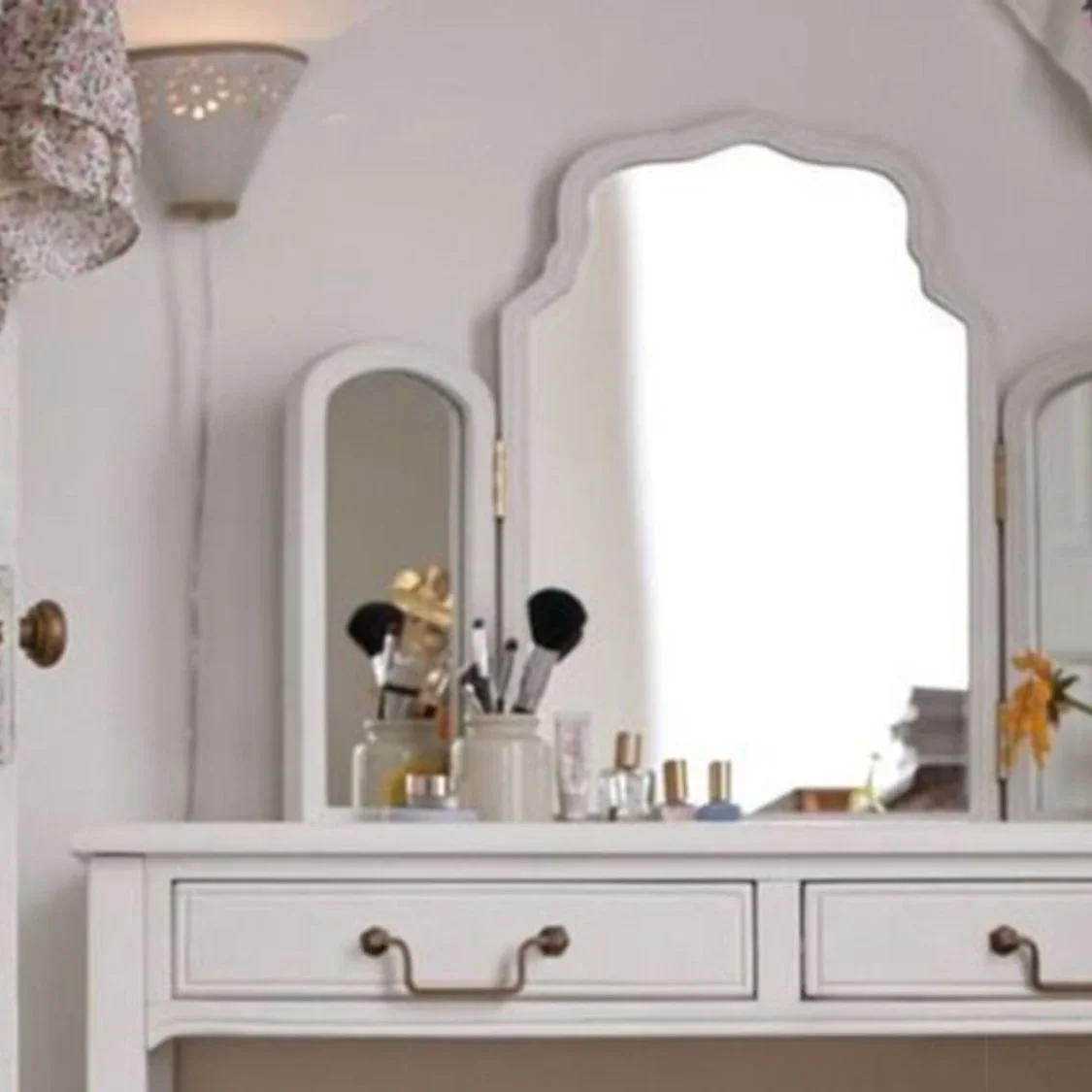 European Style Dressing Table Mirror Desktop Light Luxury Nordic Triple Fold Mirror Portable Cosmetic Vanity Accessory Folding