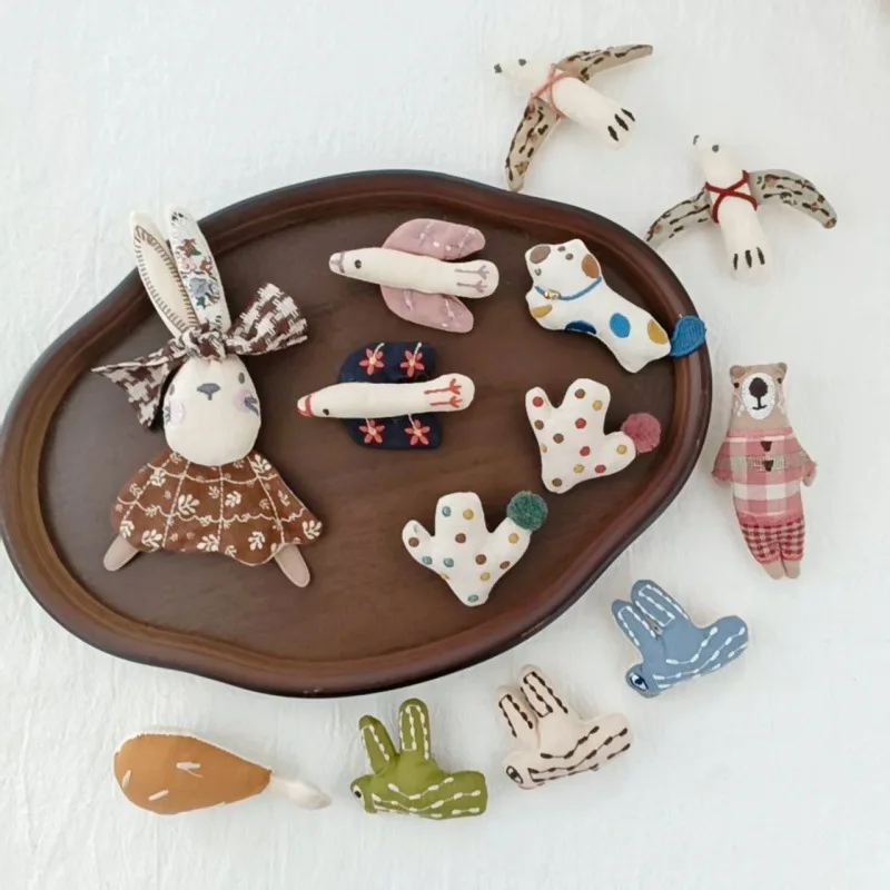 Cartoon Animal Brooch Fabric Plush Embroidered Forest Style Small Lightweight Cute Pin Assorted Colors Bag Hat Decor Gift Travel