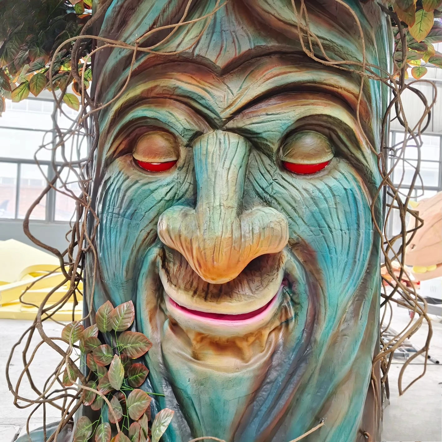 Animasi taman hiburan ukuran khusus pohon bicara animasi realistis buatan pohon bicara untuk dijual