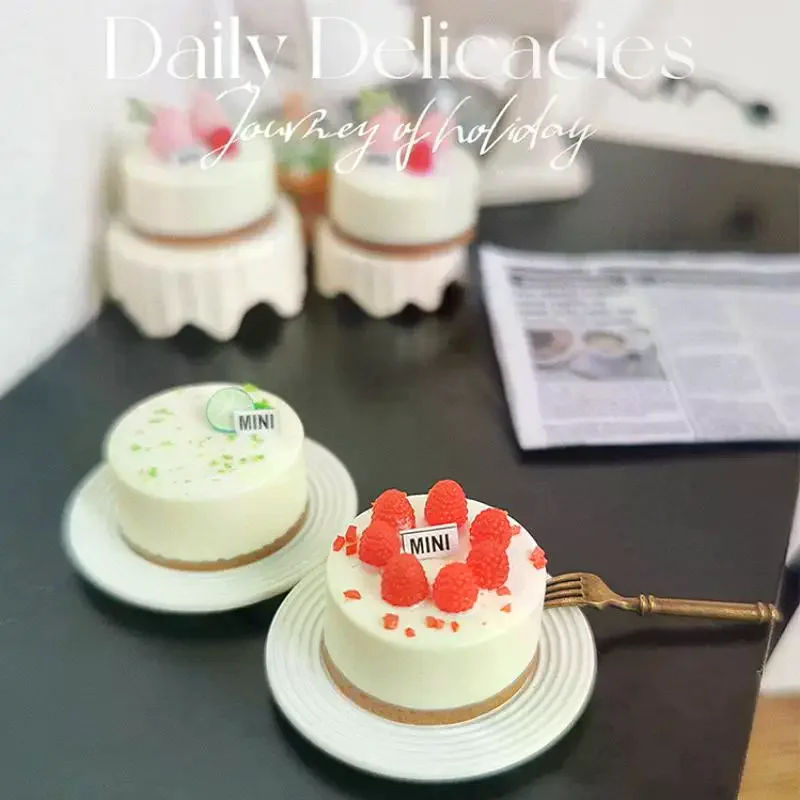 Maison de poupée Miniature, Simulation d'argile, gâteau aux fruits aux fraises, Mini modèle alimentaire pour maison de poupée, accessoires, jouets de gâteau de boulangerie mignons, 1 pièces