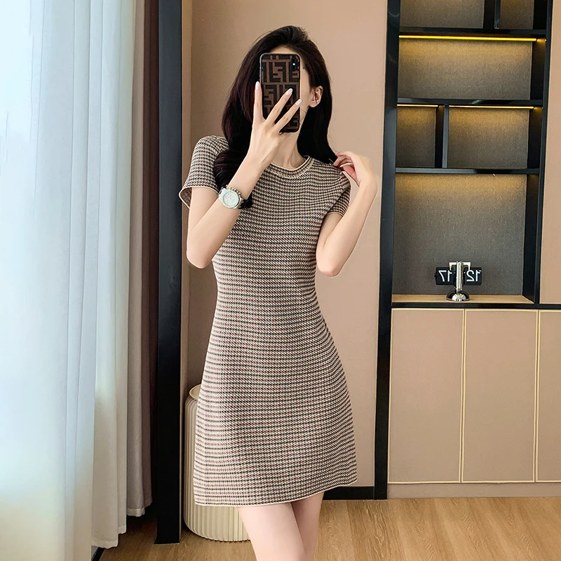 French Sweet Exquisite Small Fragrance Knitted Dress Women Summer O-Neck Short Sleeve Colored Striped A-Line Slim Short Skirt