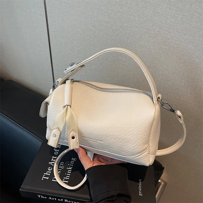 

2025 Winter Pillow Shoulder Bag, Women's Chic Top Handle Crossbody, Minimalist Day to Night Tote, Casual Sling Bag, Textured