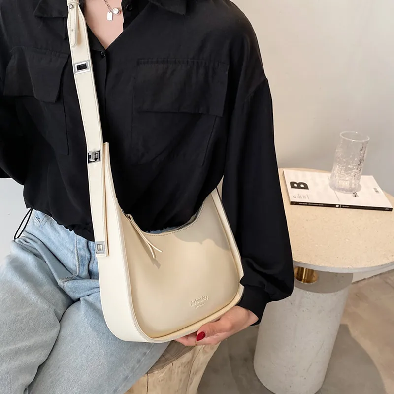 Toptrends Half Moon Underarm Shoulder Bags For Women 2023 Trend Luxury Designer Small Crossbody Bags PU Leather Ladies Handbags