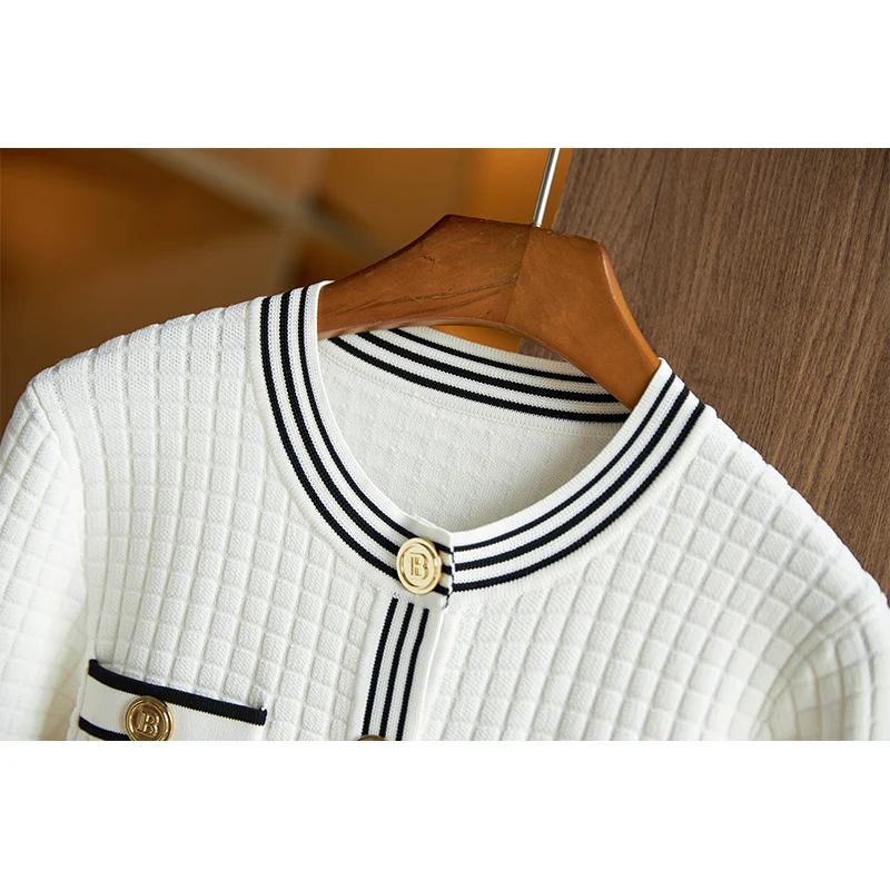 New Design Classic Plaid Pattern Quality 2 Pieces Skirt Sets Knitting Sweater Suits White Color Women Clothing