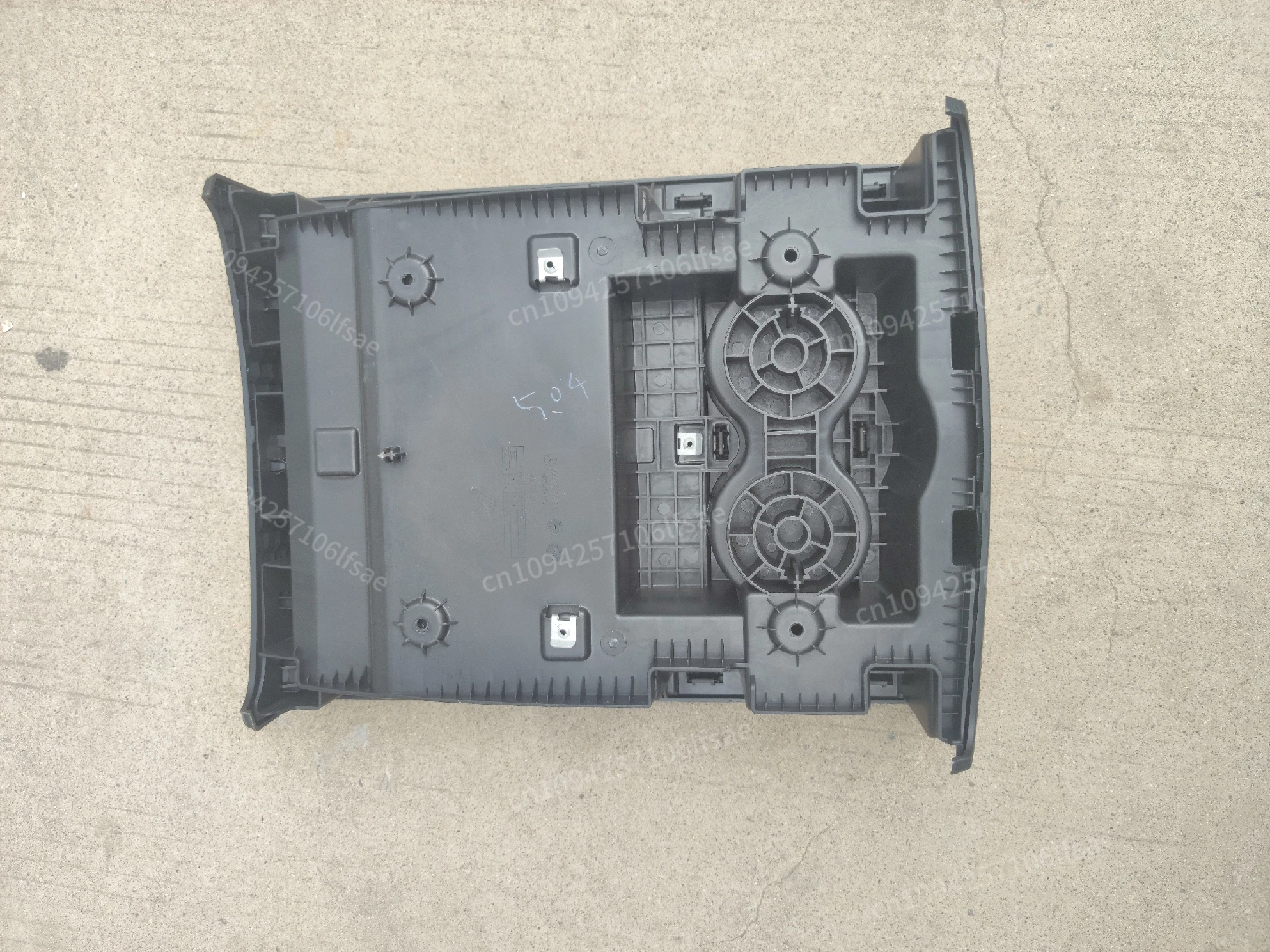 FOR Mercedes-Benz New Vito Armrest Box, Vito Central Armrest Box, Middle Water Cup Holder, Glove Box, Armrest Box Button