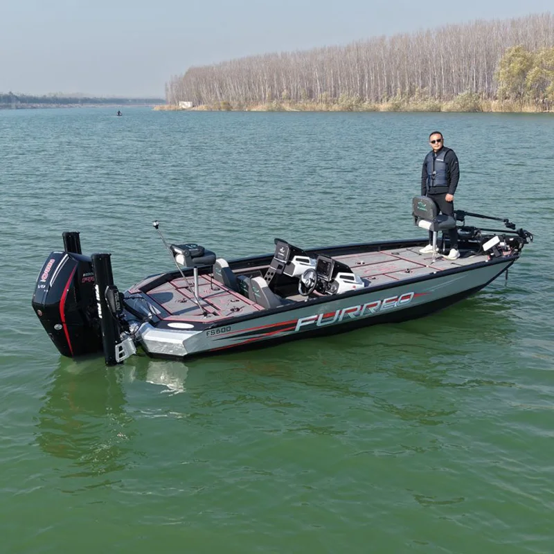 FS600 Furreo New Large Storage Aluminum Fishing Bass Boat with Live Fish Well 150HP 3-Person Capacity