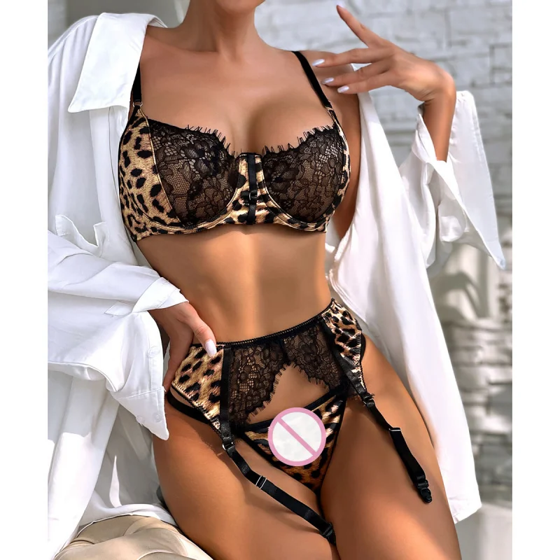 

Europe Hot-Selling Sexy Lingerie Item Sexy Wild Leopard Print Lace Patchwork Comfortable Three-Piece Set qqny0066