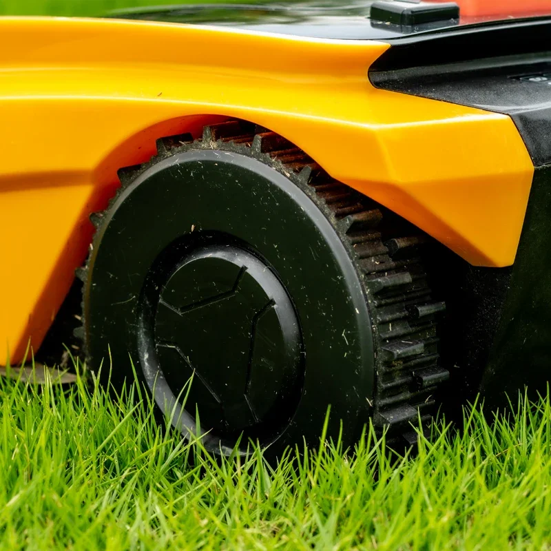 Fully automatic robotic lawnmower App Control boundary wire included