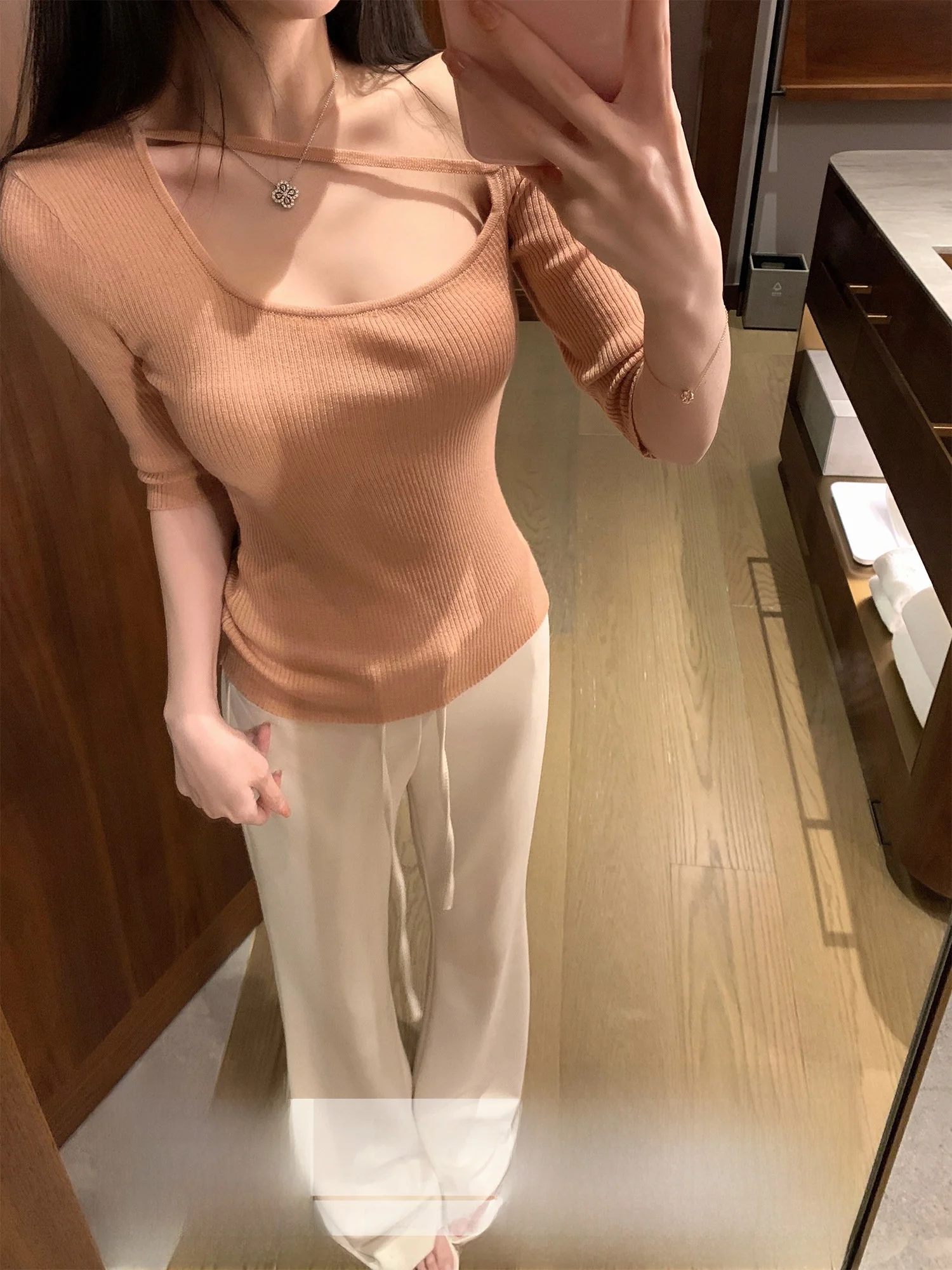 

Вязаный топ NAYA CHAN в корейском стиле для девушек, с одним открытым плечом, рукавом до локтя, универсальный, повседневный, дышащий