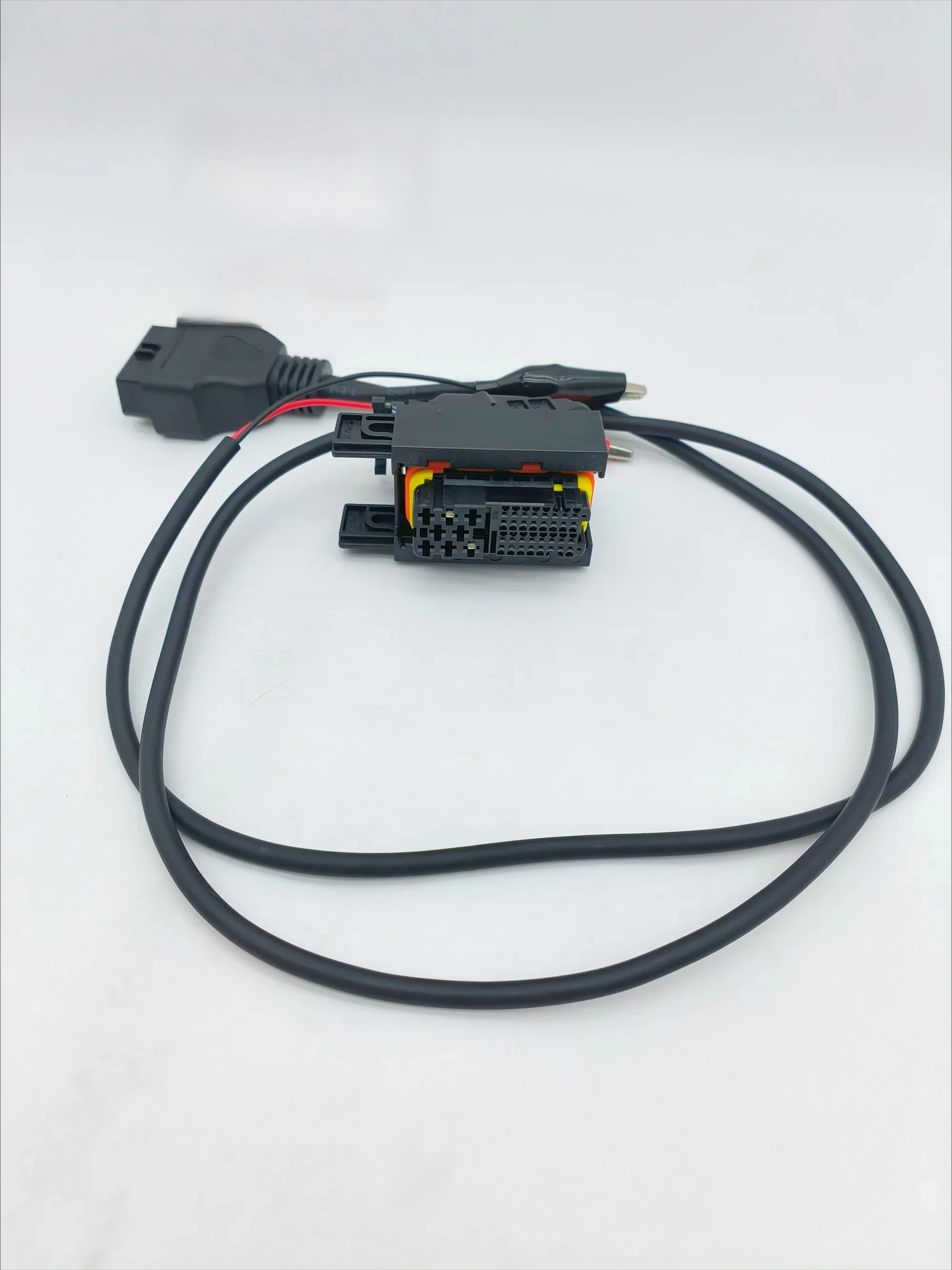 Programming cables suitable for Kubota V3800 are also suitable for Hino.