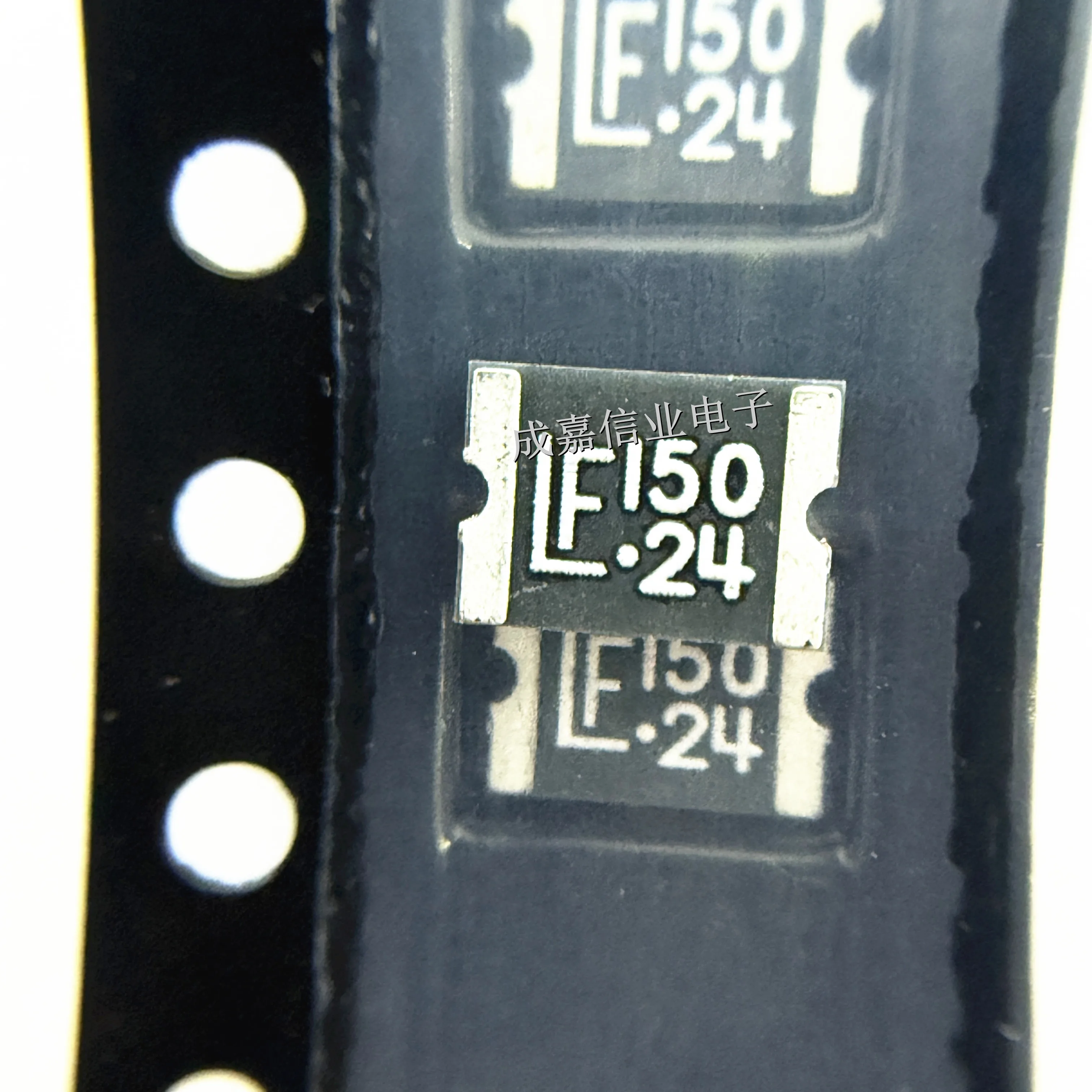 

10pcs/Lot 1812L150/24MR 1812 Resettable Fuses - PPTC 24V 1.5A-HD 40A MAX Operating Temperature:- 40 C-+ 85 C