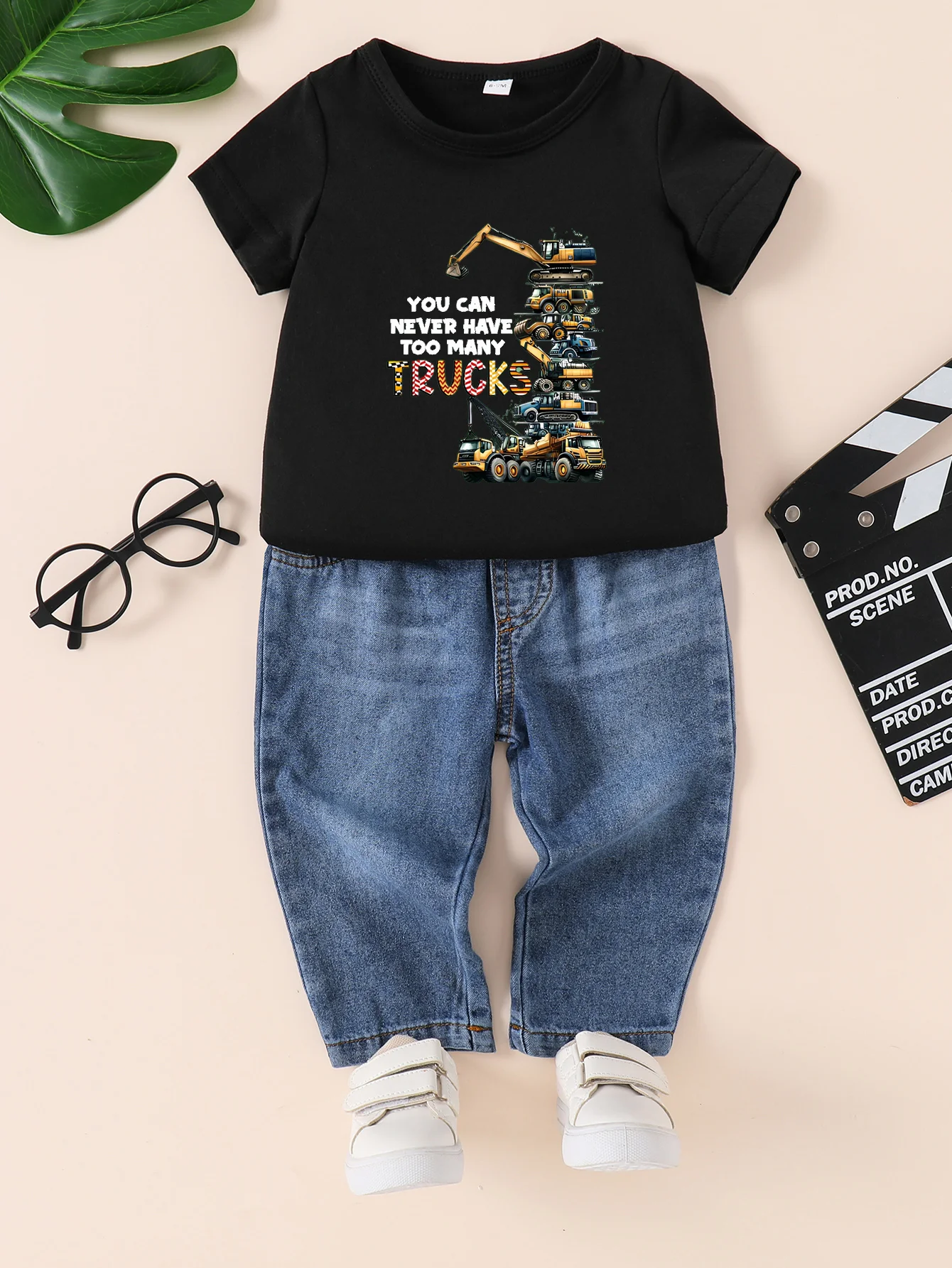 

Summer New Boys and Girls Short sleeved Black T-shirt Round Neck Pullover+Denim Pants Set
