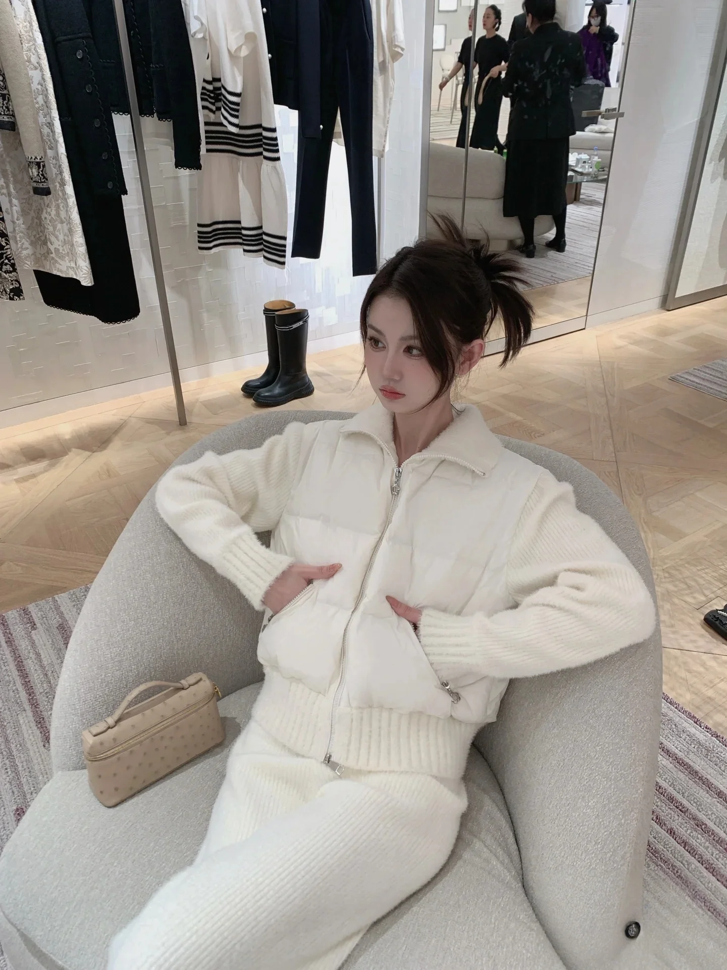 

Autumn Winter New Style Warm Slimming Baseball Jacket Casual Knitted Short High Collar White down Jacket Women's Fashion