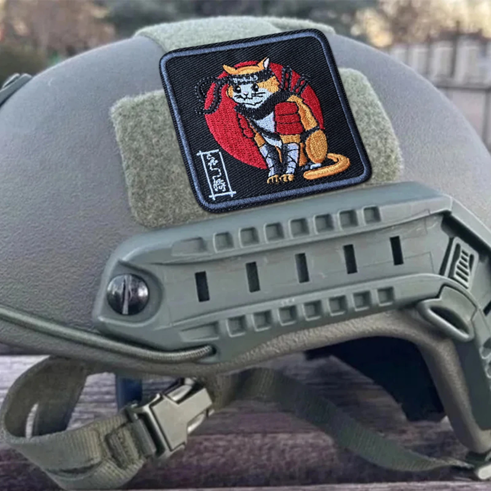 Parche táctico bordado gato samurái anime japonés con velcro - imagen 2