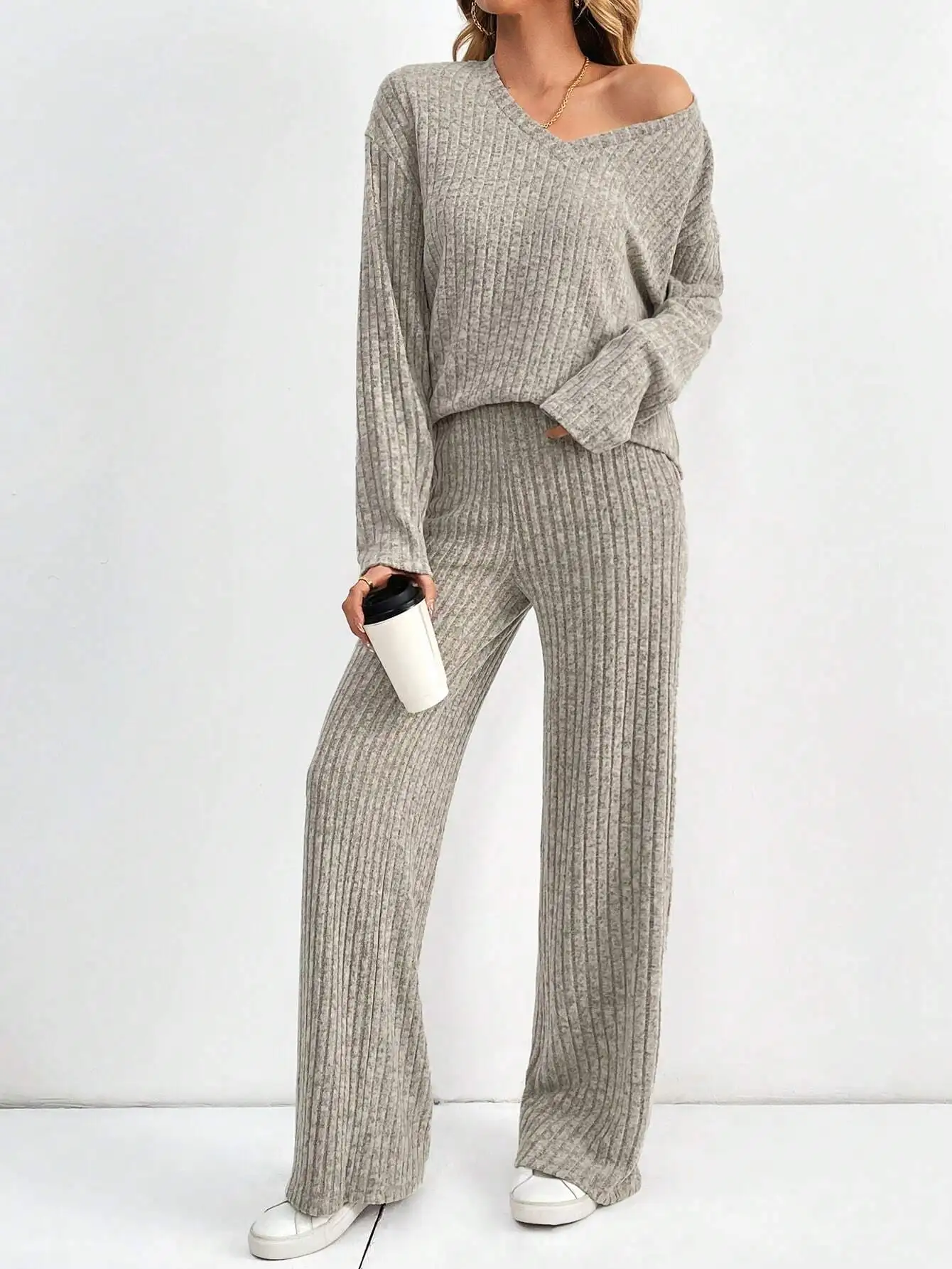 

Women's Ribbed Knit Off-Shoulder Sweater and Wide-Leg Pants Set