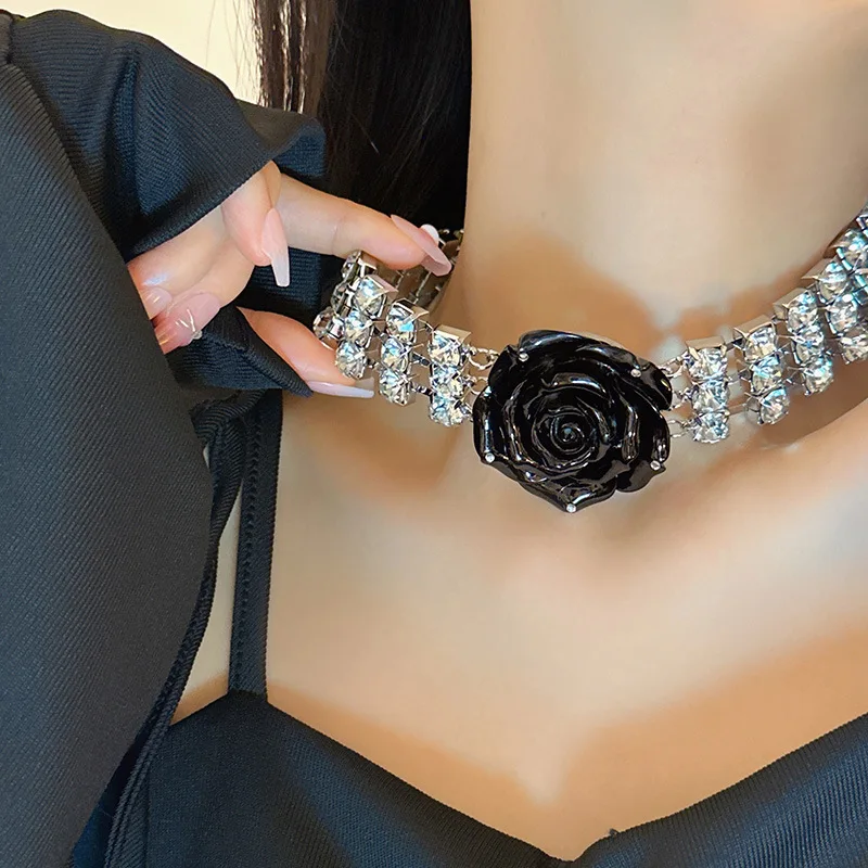 2025 New Rose Flower Necklace for Women Girls Fashion Vintage Elegant Chunky Chain Clavicle Chain Necklace Jewelry Gift