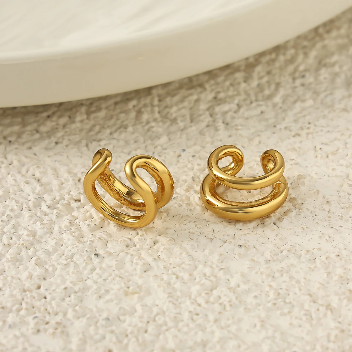 KunJoe New Minimalism 18K Gold Plated Stainless Steel Circle Non-Piercing Ear Clip Earring for Women Hypoallergenic Jewelry Gift