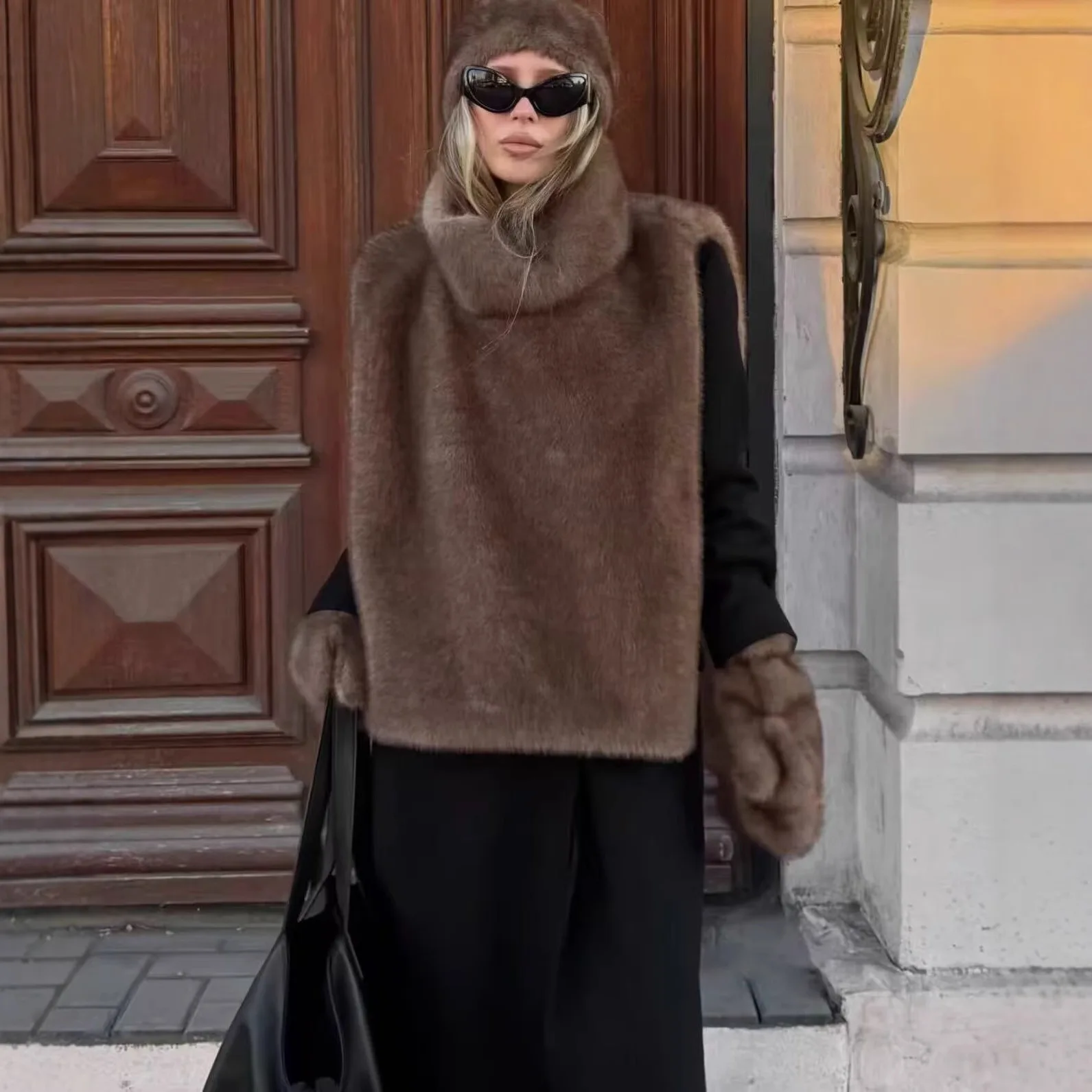 

Женское элегантное однотонное пальто на осень/зиму с высоким воротом, пушистая короткая жилетка без рукавов, модный свободный топ из искусственного меха