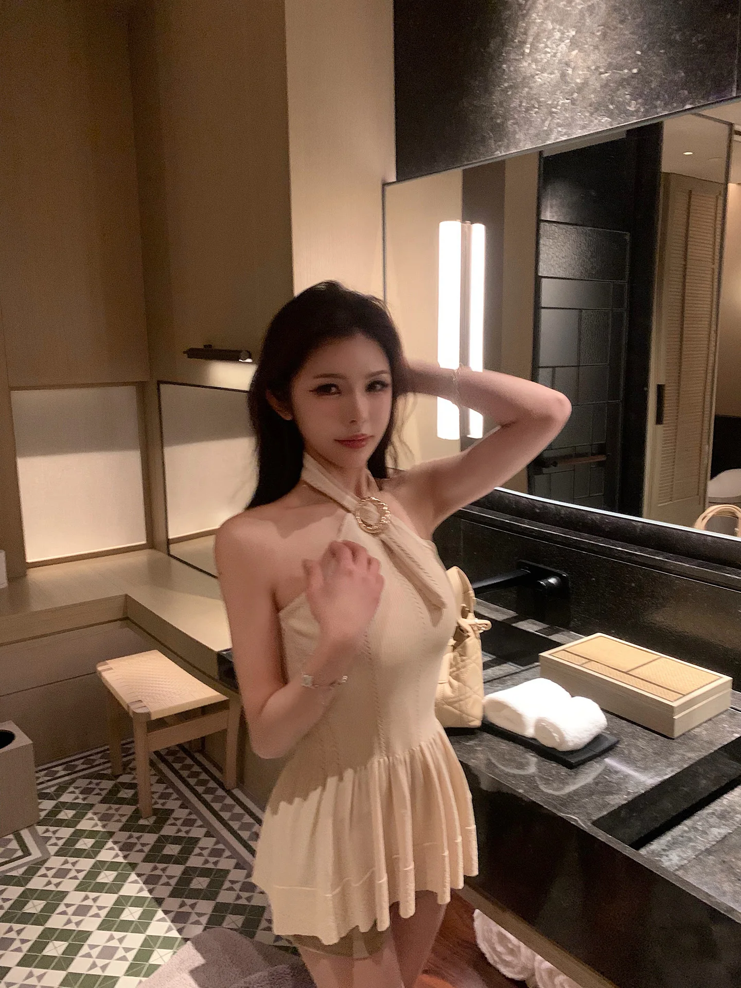 

Onelady Sexy Bal Ne Hanging Strap Vest Women's Slimming Knitted Top Hollow out Design Svel Trendy Streetwear