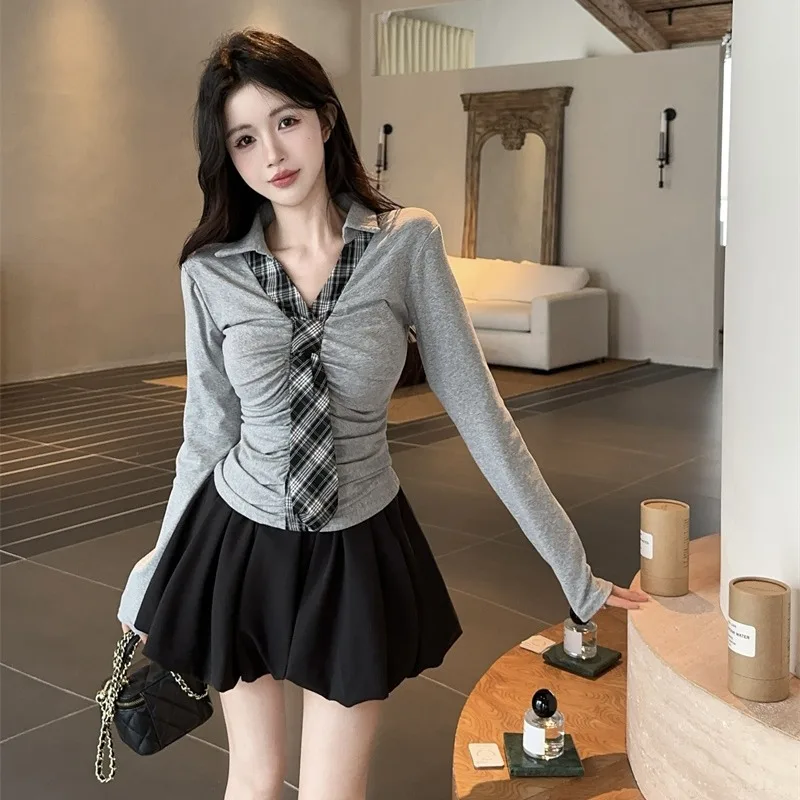 Autunno 2025 College Sle Spicy Girl Falso T-shirt lunga plissettata in due pezzi + Gonna Bloomer Or Set in due pezzi Fas da donna...