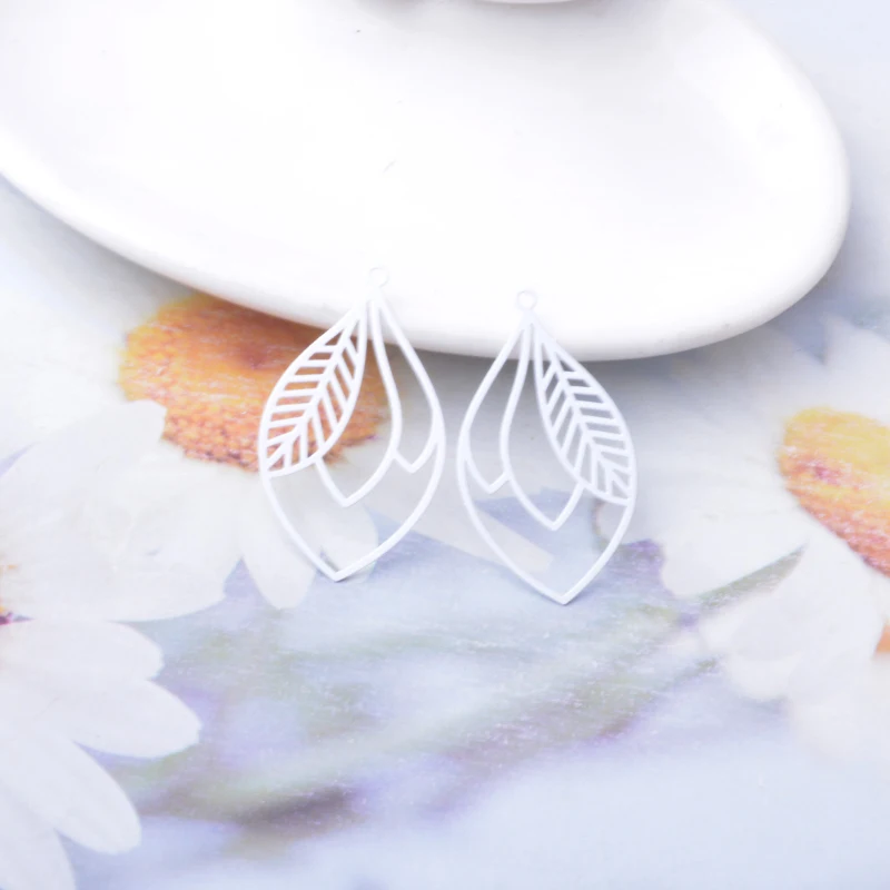 30 Stück AB8687 Messingblätter Schmuckanhänger DIY Damen Ohrring Halskette Zubehör – Detail 8