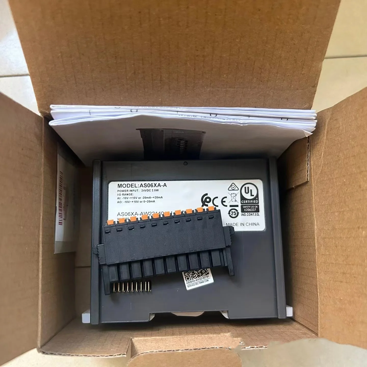 Nouvelle DVP06XA-S2 AS06XA-A DVP06PT-S