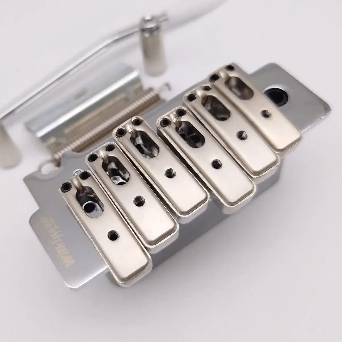 

WOV10 Guitar Tremolo Bridge Knife Edge Type 2 Post Point Double Swing Chrome for 6 String Electric Guitar Accessoires